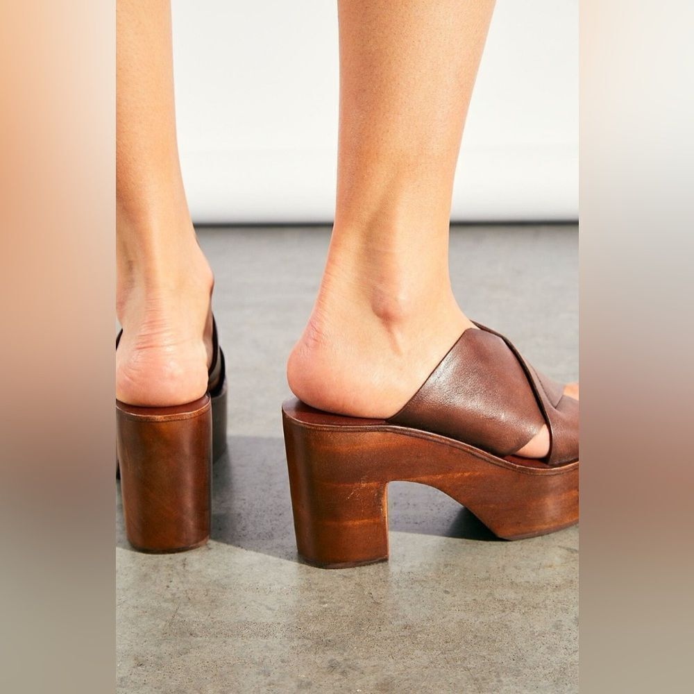 Free People Kora Platform Clogs Chunky Wooden Platform Leather upper - Picture 2 of 9